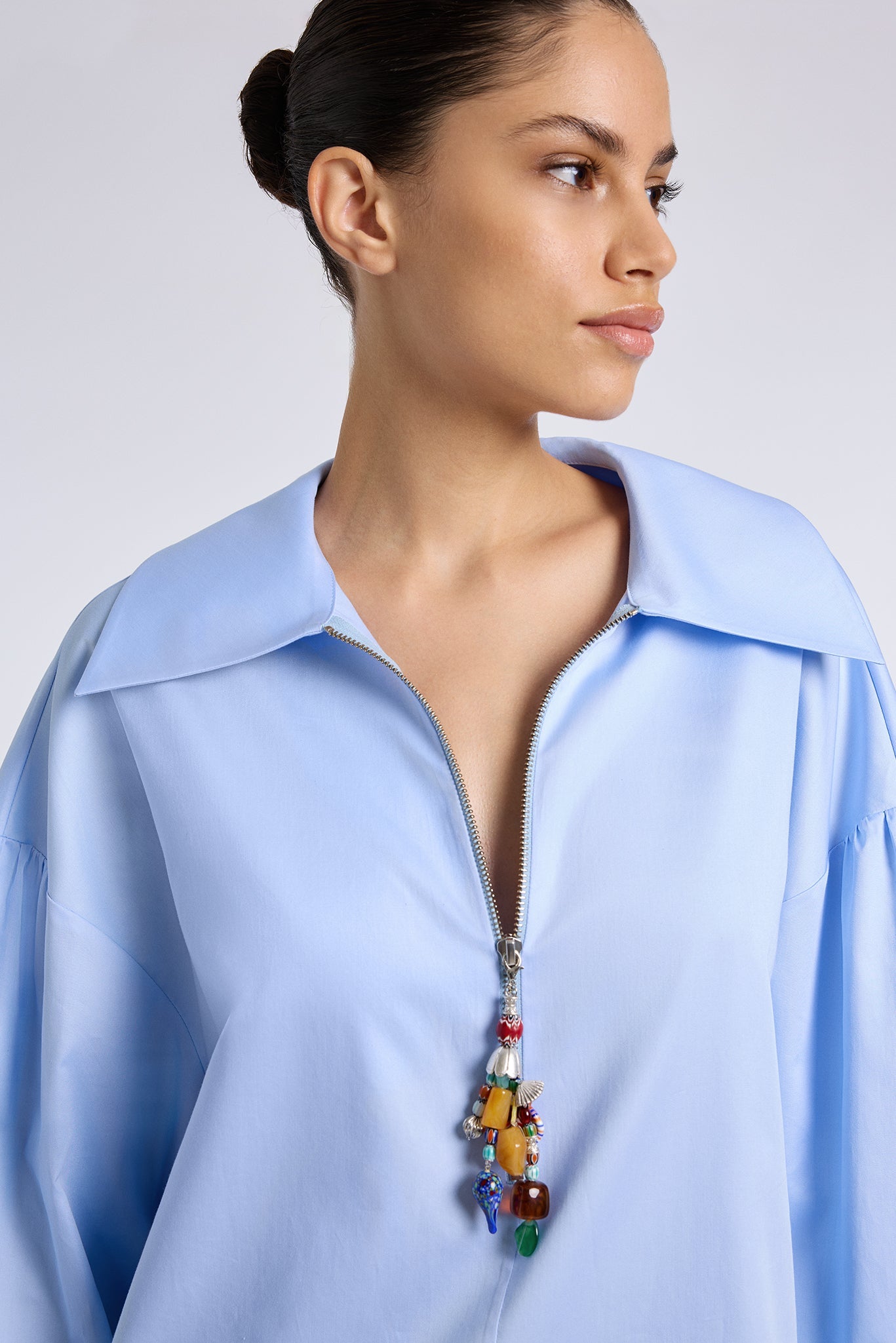 MULTICOLOR BEADED ZIP ACCESSORY