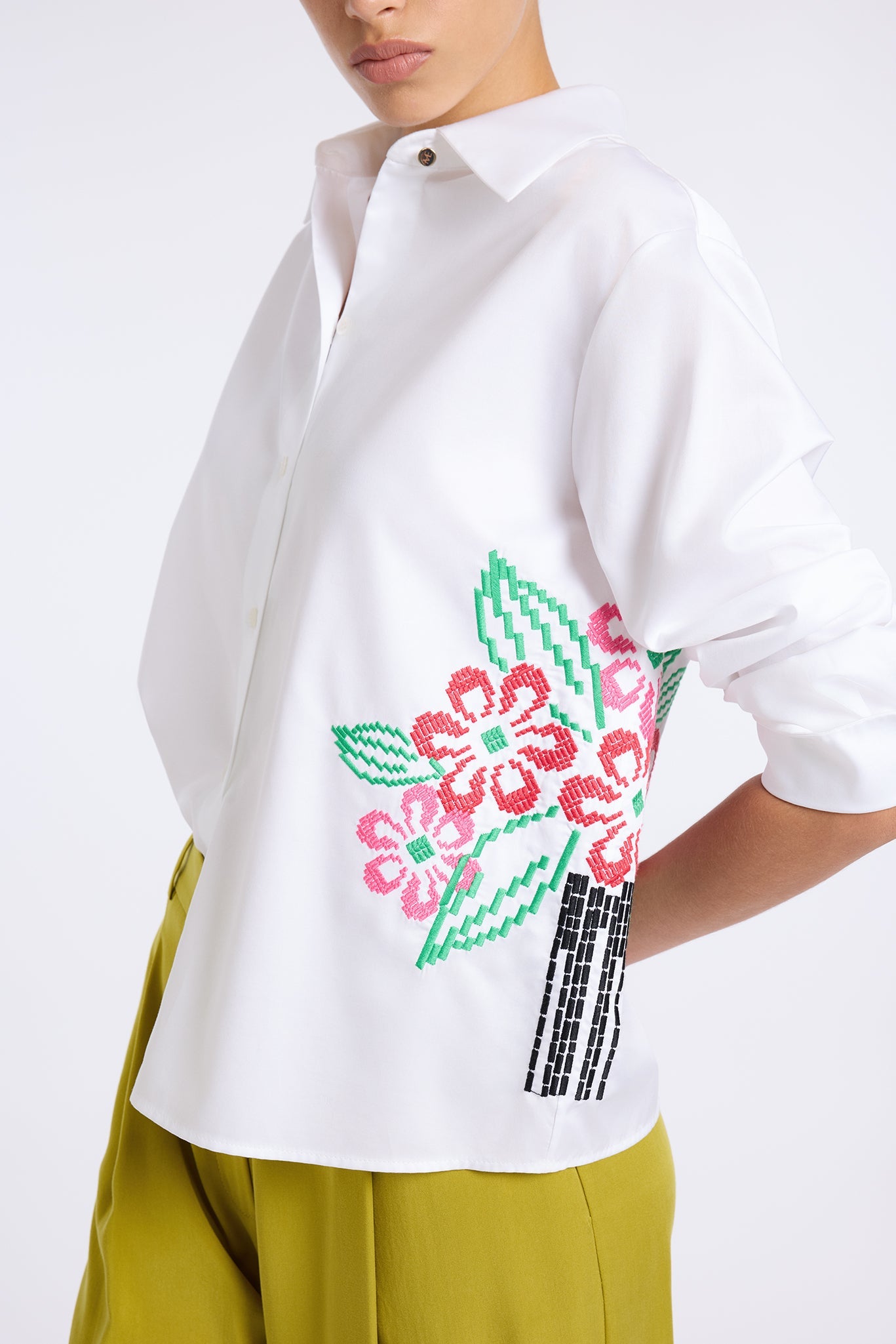 EMBROIDERY DETAILED CLASSIC WHITE SAKURA SHIRT