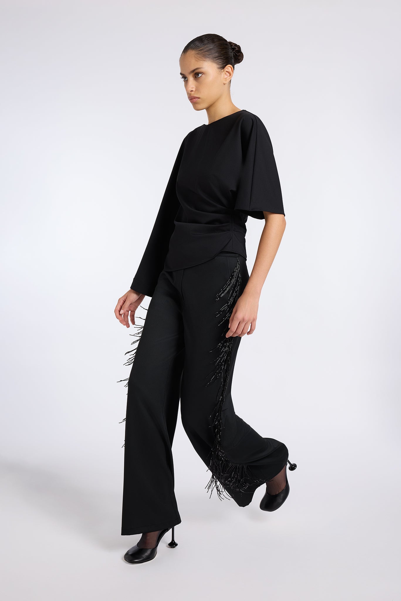 BLACK BEGONYA BLOUSE WITH SLIT SLEEVE DETAIL