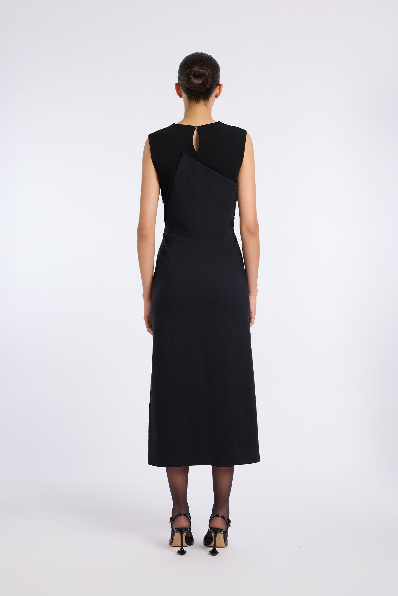 BLACK SLEEVELESS DRAPED DRESS