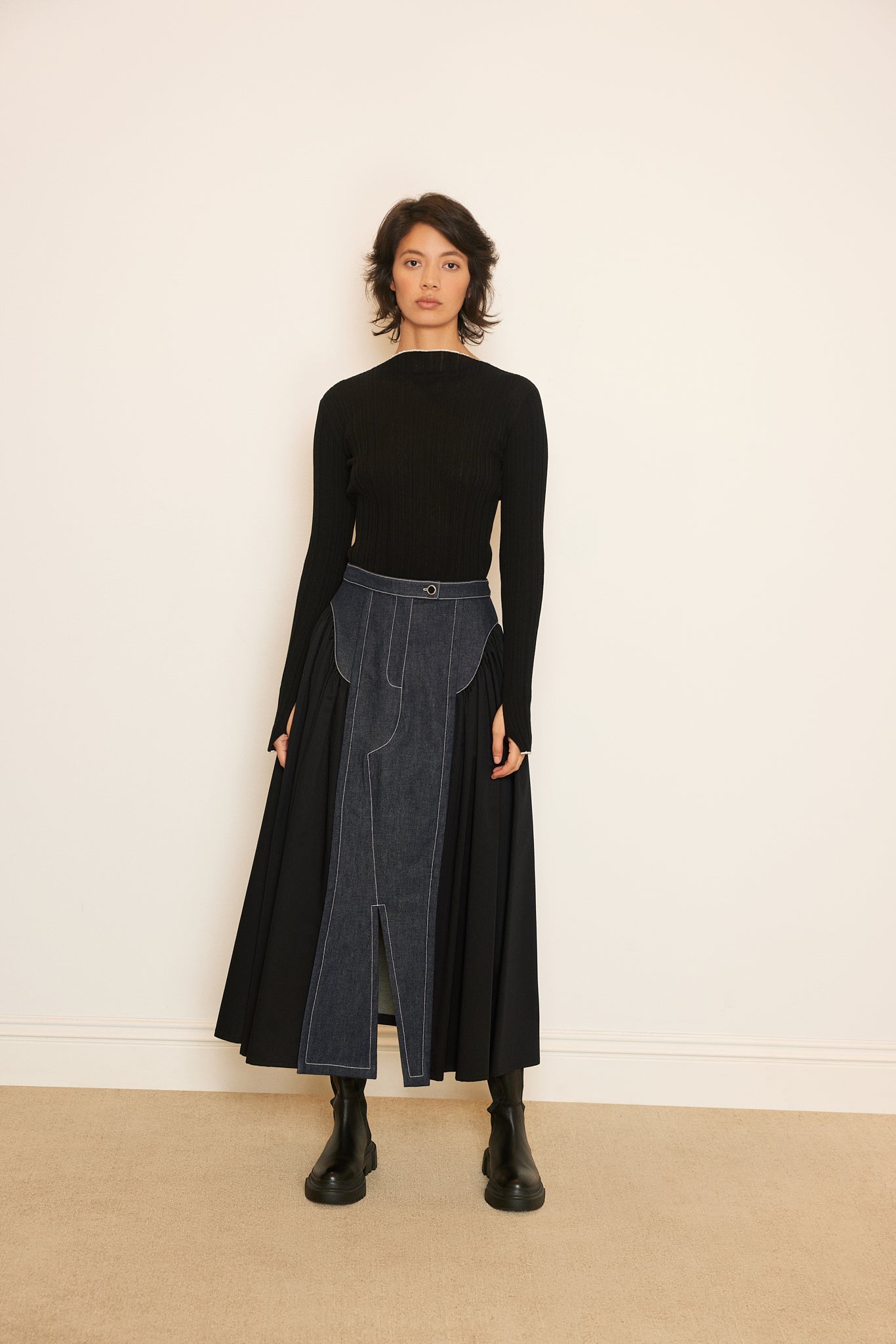 RIBBED KNIT WITH SLIT SLEEVES