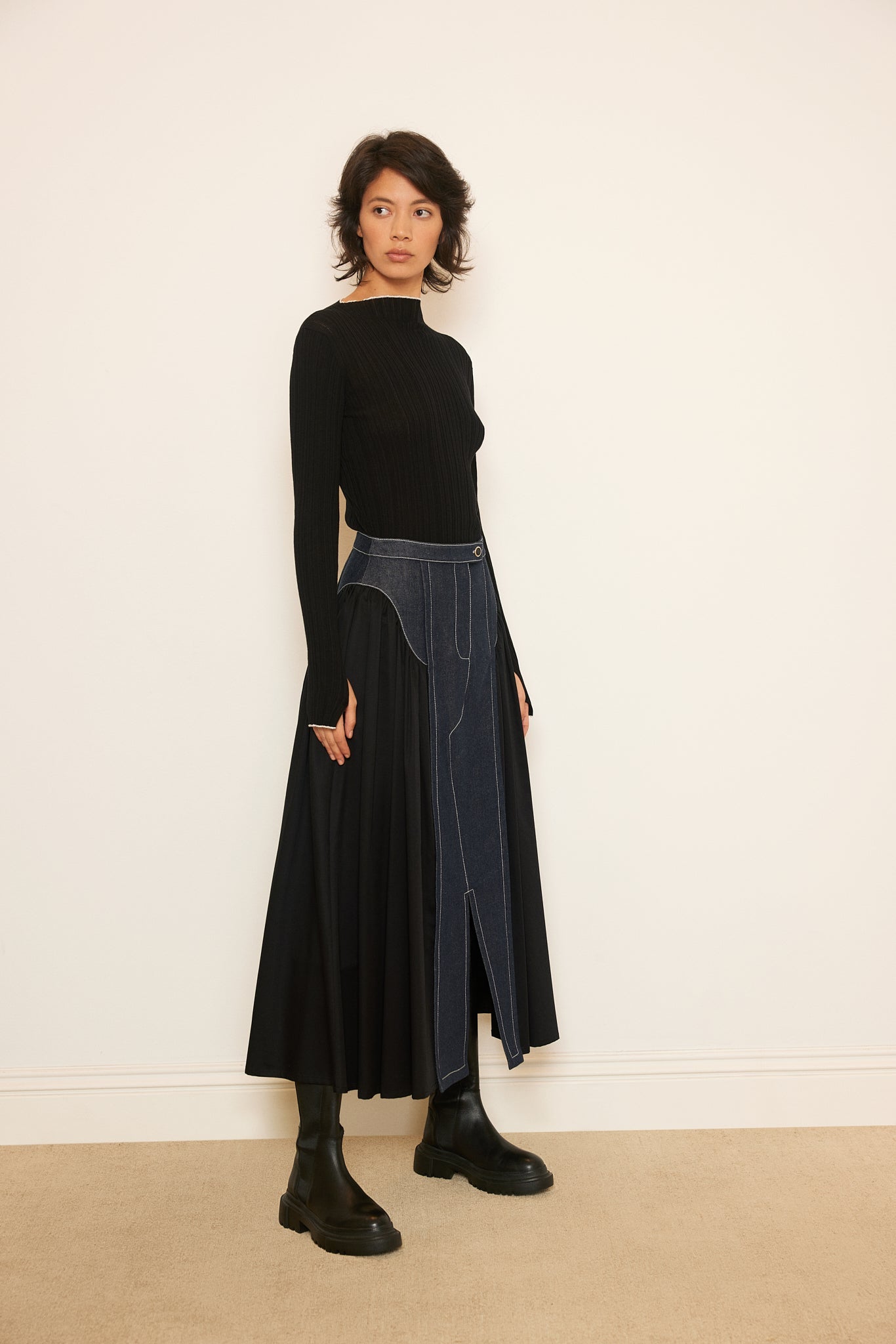 RIBBED KNIT WITH SLIT SLEEVES