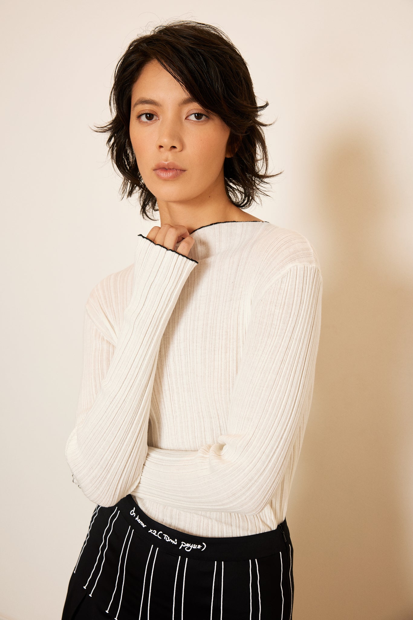 RIBBED KNIT WITH SLIT SLEEVES