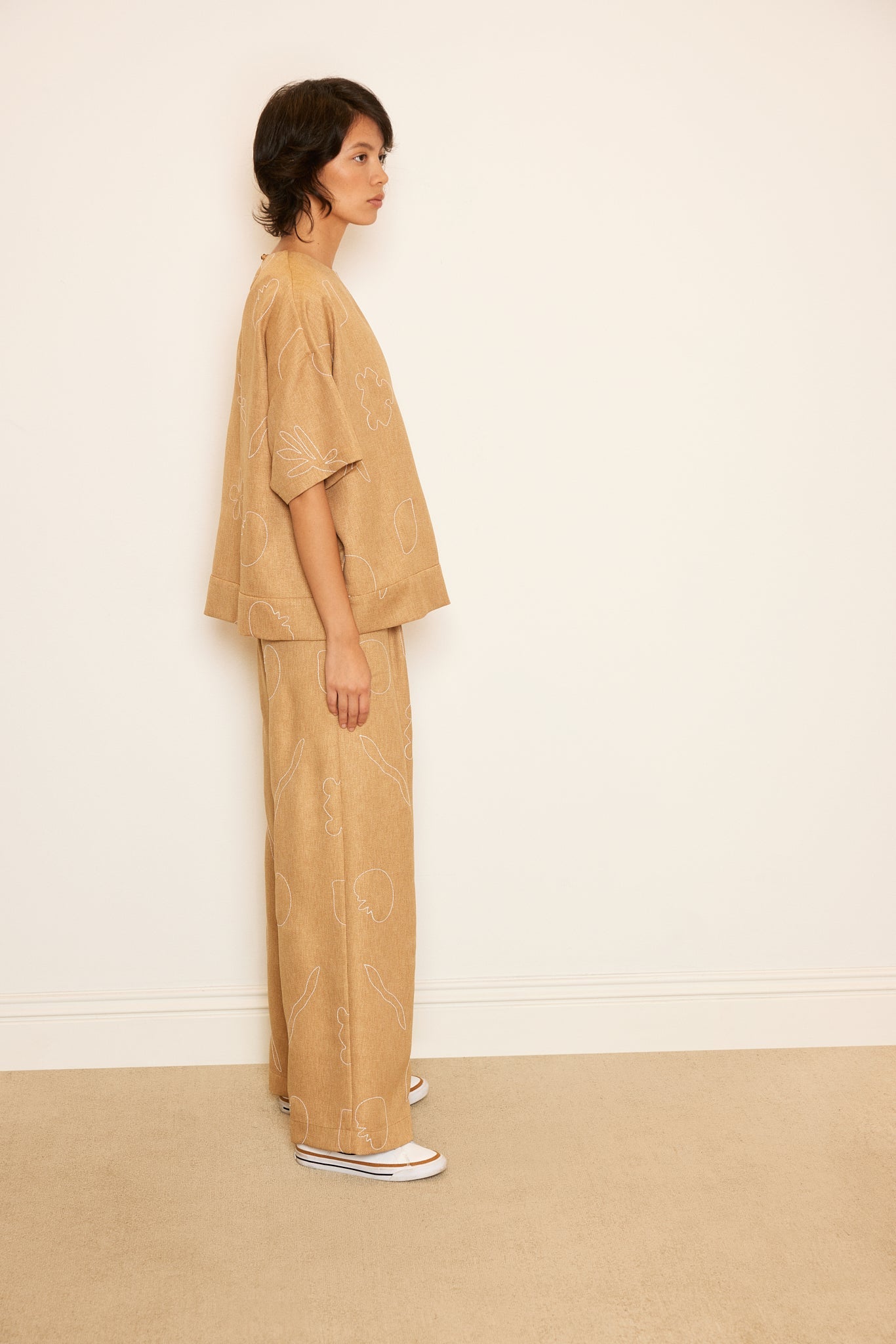 KİLYOS EMBROIDERED TOP