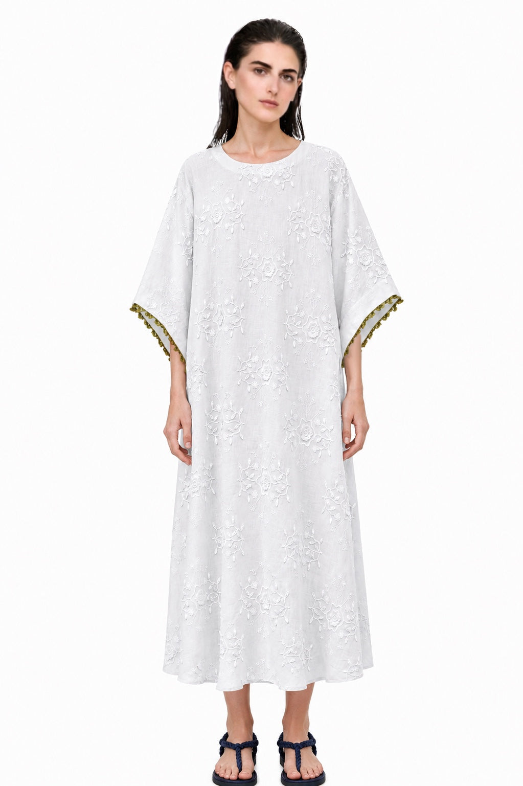 WHITE EMBROIDERED CAFTAN